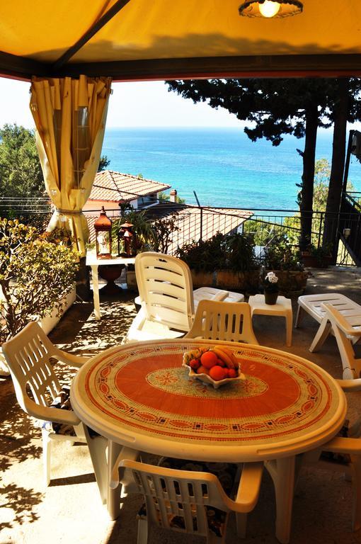 Villa Laura Sea View Apartments Santa Maria di Castellabate Extérieur photo