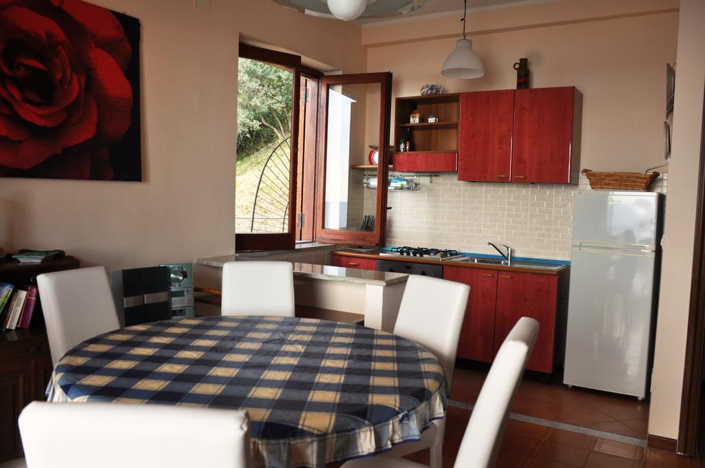 Villa Laura Sea View Apartments Santa Maria di Castellabate Extérieur photo