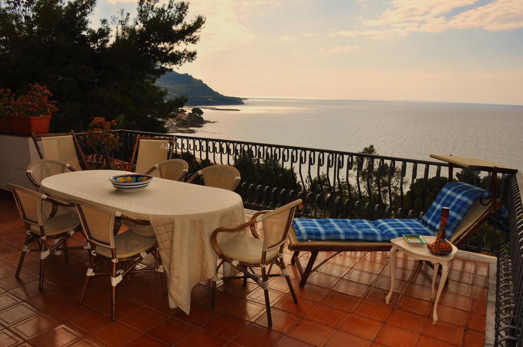 Villa Laura Sea View Apartments Santa Maria di Castellabate Extérieur photo